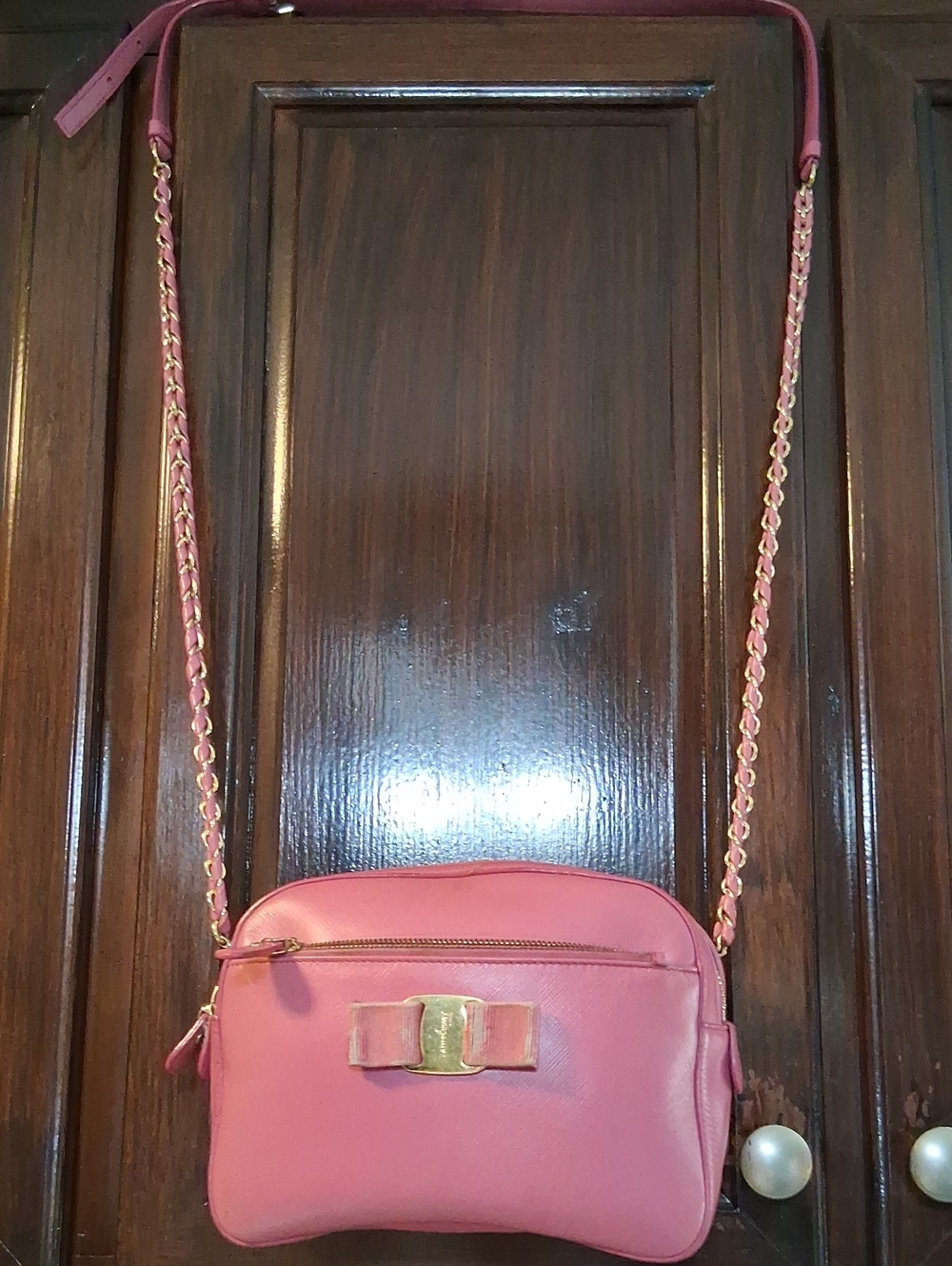 Salvatore Ferragamo Lydia bag is crafted from durable Saffiano Leather - Picture 15 of 15